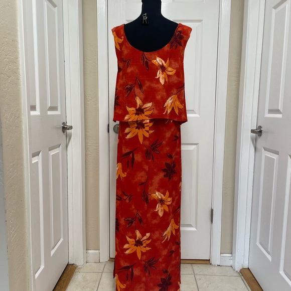Vibrant Resort Gown - Picture 3 of 5